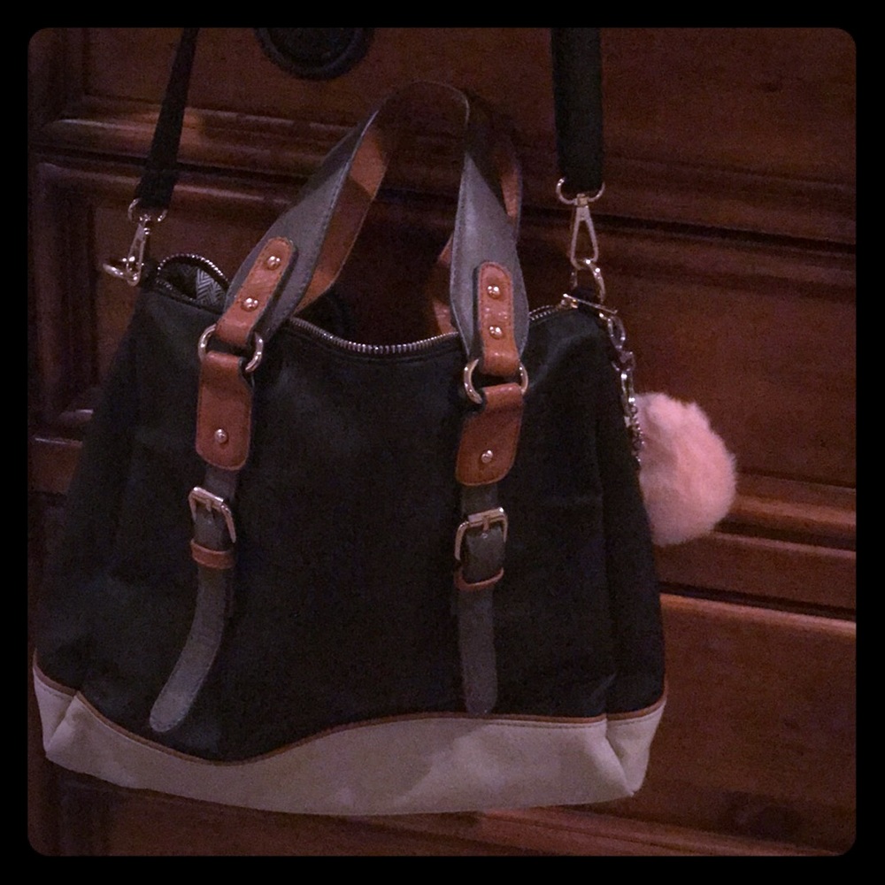 NWOT Maurice’s bag w/ poof accessory
